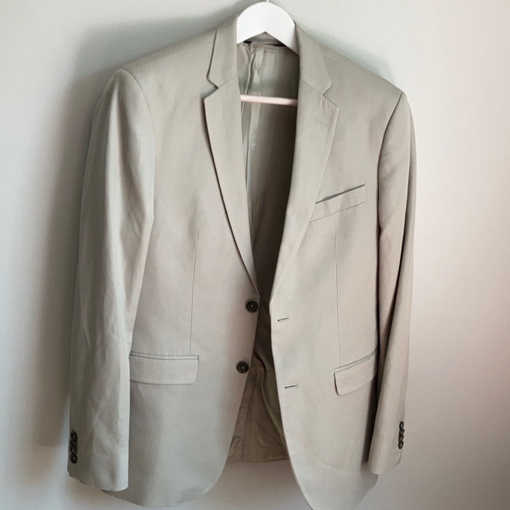 Summer wedding season! khaki tailored suit